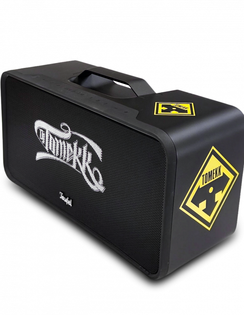 Teufel Boomster – DJ Tomekk Edition mit gelbem Warning-Logo Teufel Boomster DJ Tomekk Edition mit Branding und gelbem Logo – freigestellt