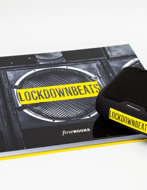 Teufel Boomster Go – Lockdownbeats Edition auf Fotobuch Teufel Boomster Go Lockdownbeats Edition auf Buch mit Lautsprecher-Cover