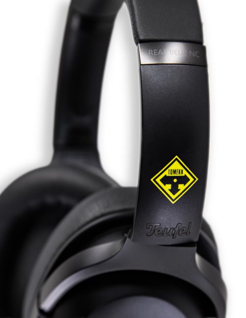 Teufel Real Blue NC 3 – DJ Tomekk Edition Detailansicht Detailansicht Teufel Real Blue NC 3 Kopfhörer – DJ Tomekk Edition mit gelbem Logo